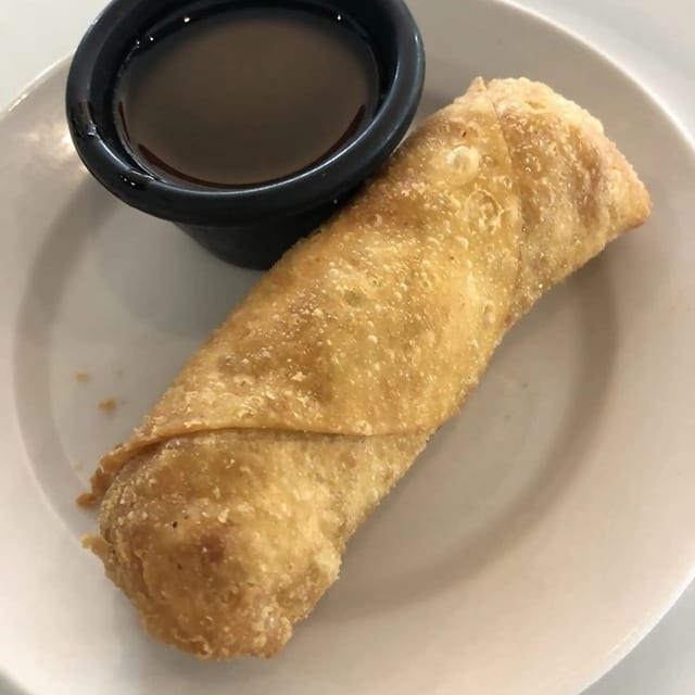 广式春卷 Classic Egg Roll with Pork.