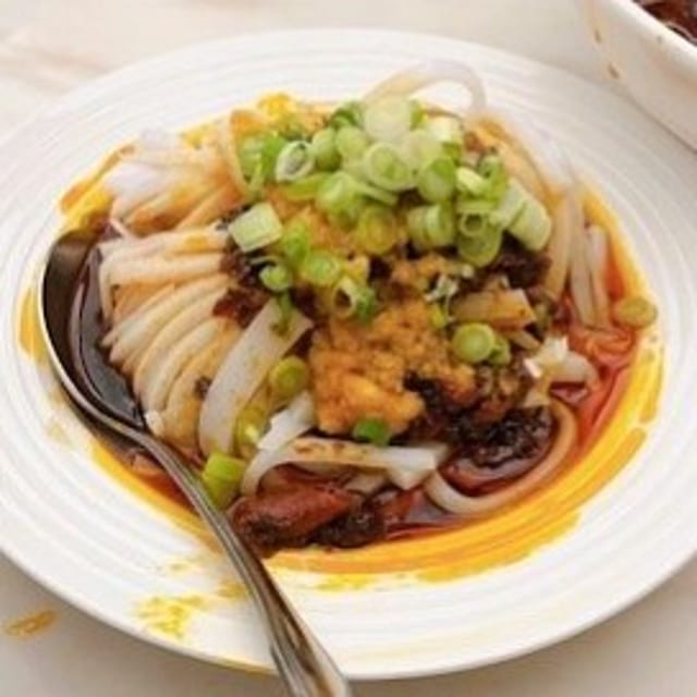 四川涼面 Spicy Sichuan Cold Noodle with Peanuts.