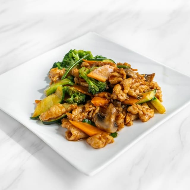 什锦鸡片 Chicken with Mixed Vegetables.